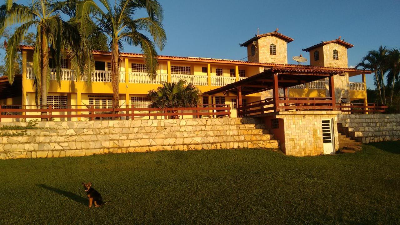 Solar Dona Dora Capitólio